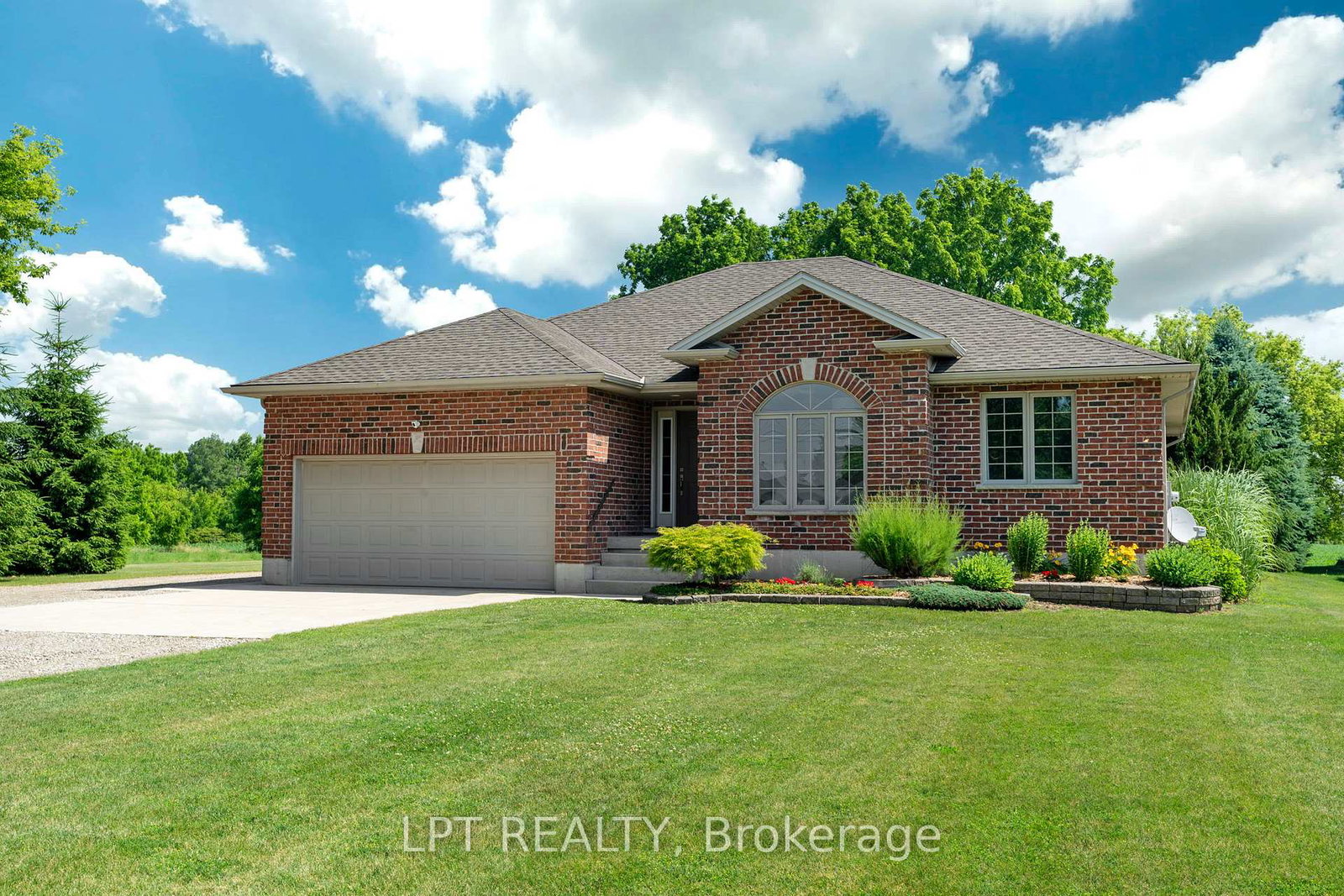 18-durham-street-newbury-ontario-x12878316