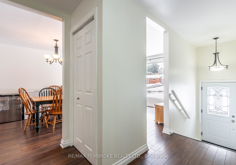 2224-hoffman-street-petawawa-ontario-x12878968