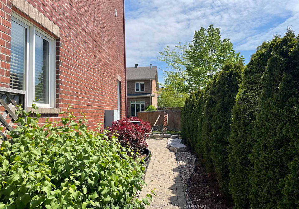 240-freedom-private-ottawa-ontario-x12879014