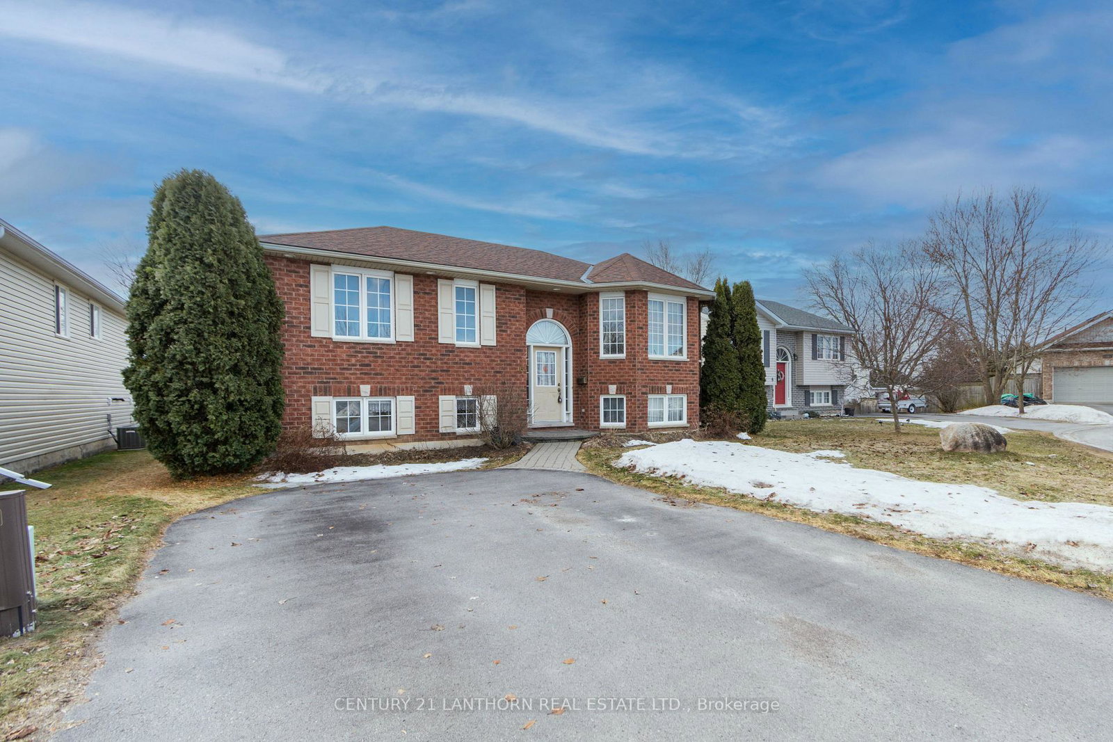 6-chisholm-square-belleville-ontario-x12879118