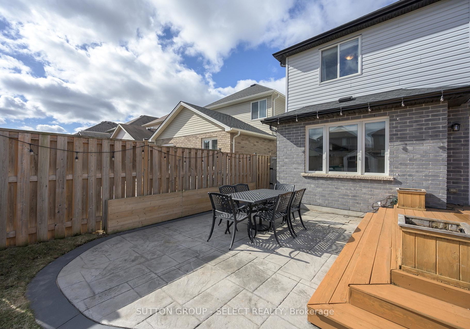 1874-reilly-walk-london-north-ontario-x12879142