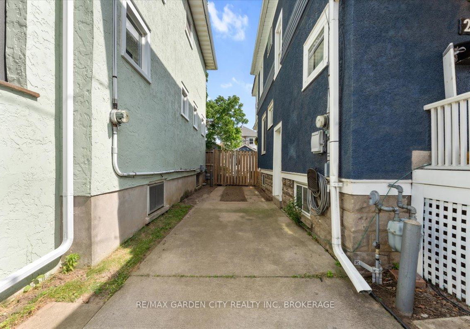 22-chaplin-avenue-st-catharines-ontario-x12879444