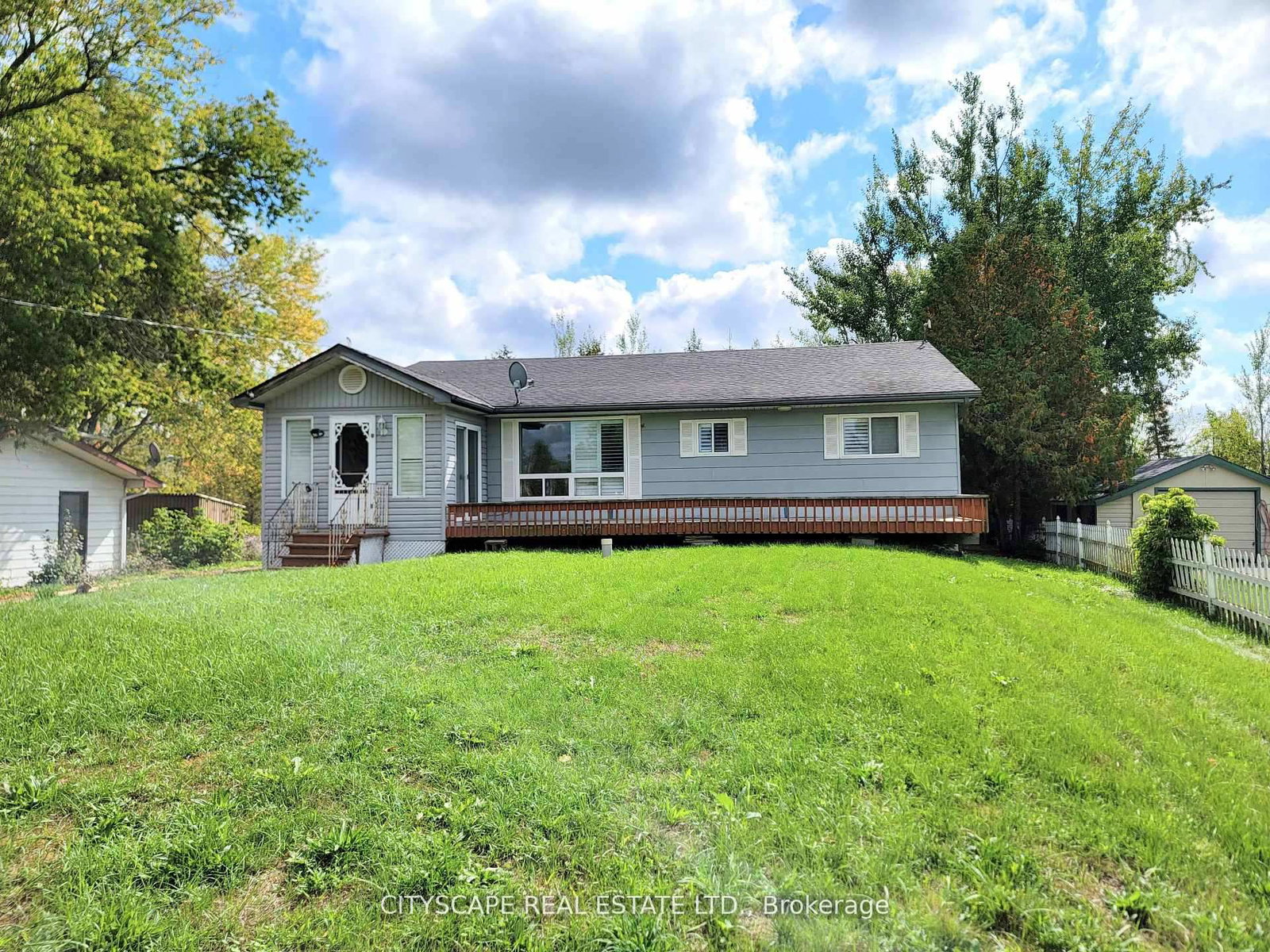 34-robinson-avenue-kawartha-lakes-ontario-x12879450