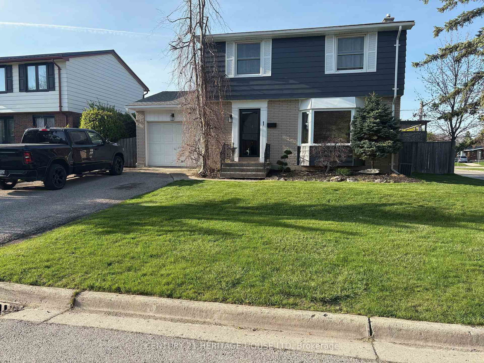 1-massey-drive-st-thomas-ontario-x12879690