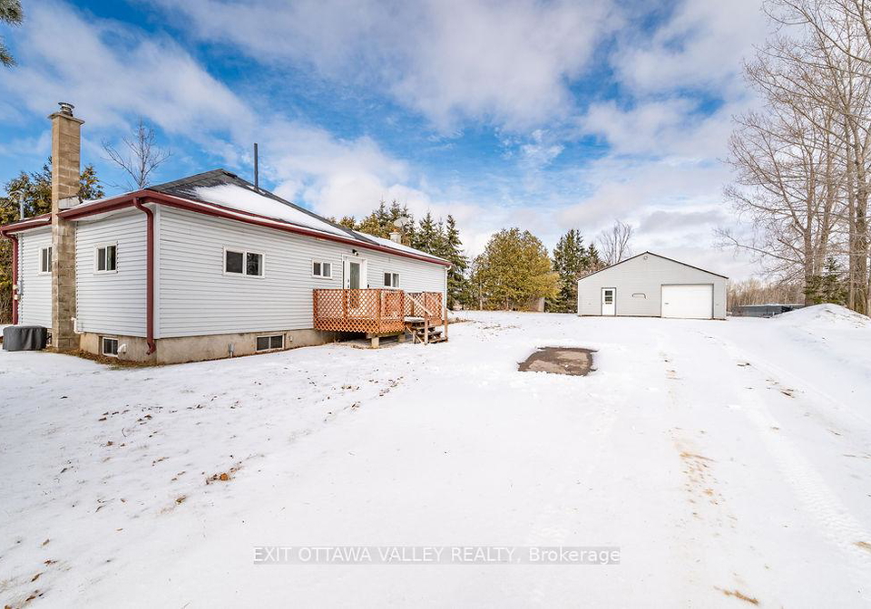 18-dandelion-drive-whitewater-region-ontario-x12879854