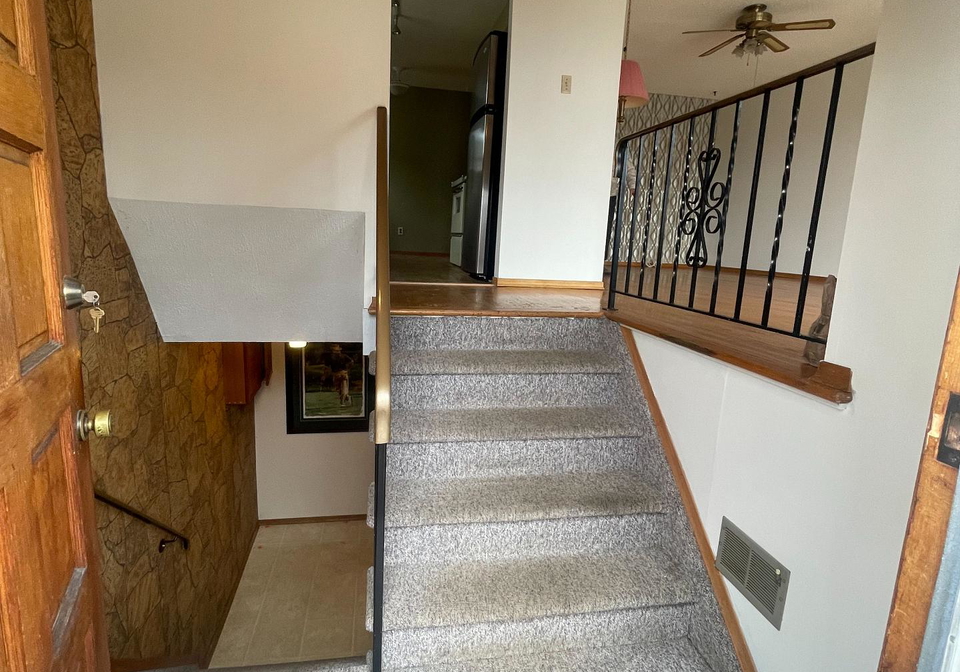 24-yeoville-court-hamilton-ontario-x12880492