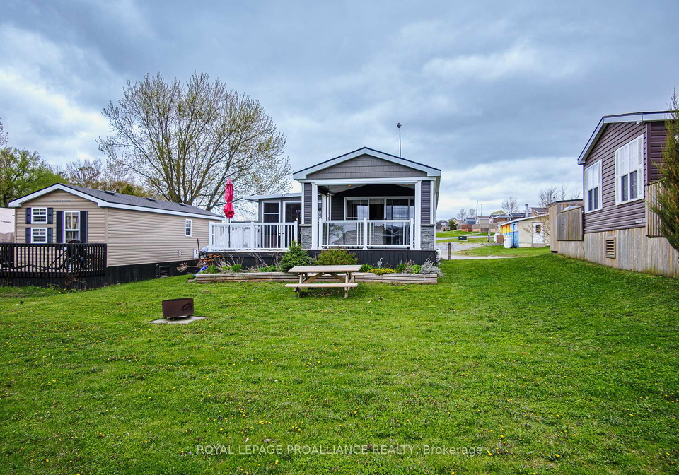 486-county-road-18-prince-edward-county-ontario-x12880502