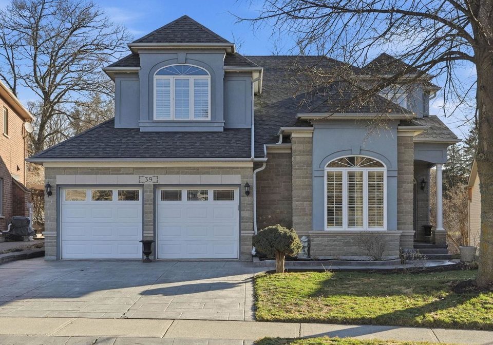 39-winegarden-trail-hamilton-ontario-x12880642