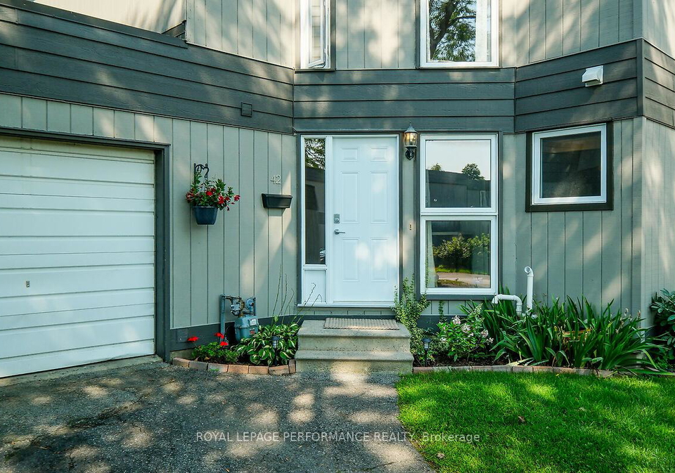 42-compata-way-ottawa-ontario-x12881084