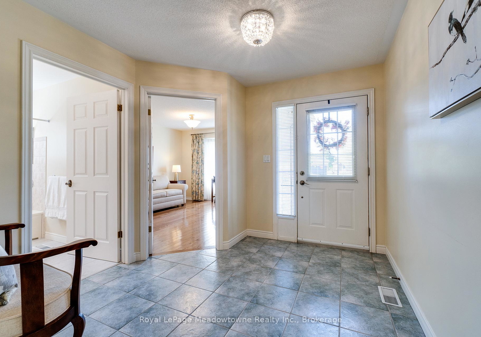 20-arbordale-walk-guelph-ontario-x12881234