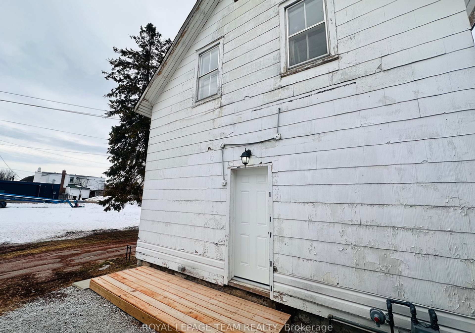 202-bell-street-arnprior-ontario-x12881684