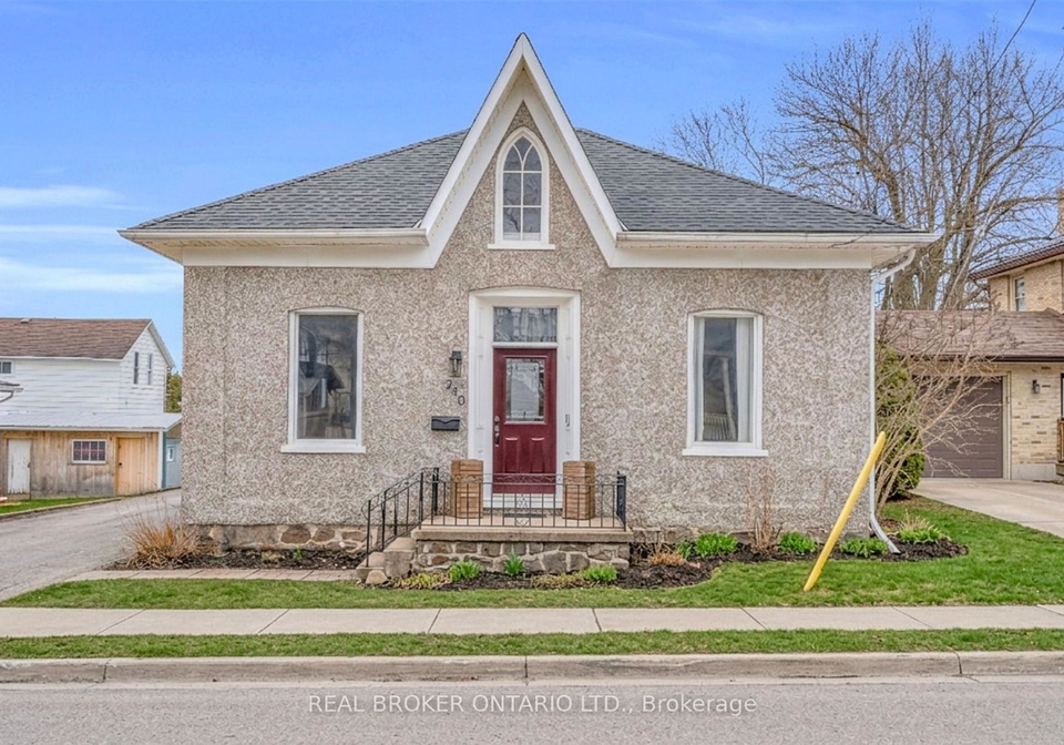 240-elizabeth-street-w-north-perth-ontario-x12881748