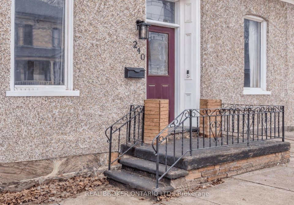 240-elizabeth-street-w-north-perth-ontario-x12881748