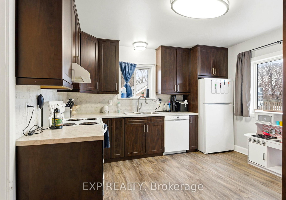 229-fourth-street-w-cornwall-ontario-x12881960