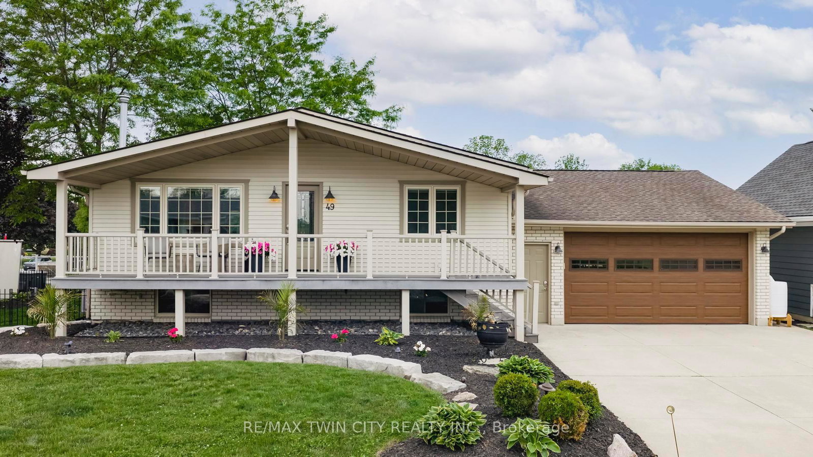 49-gill-road-lambton-shores-ontario-x12882008