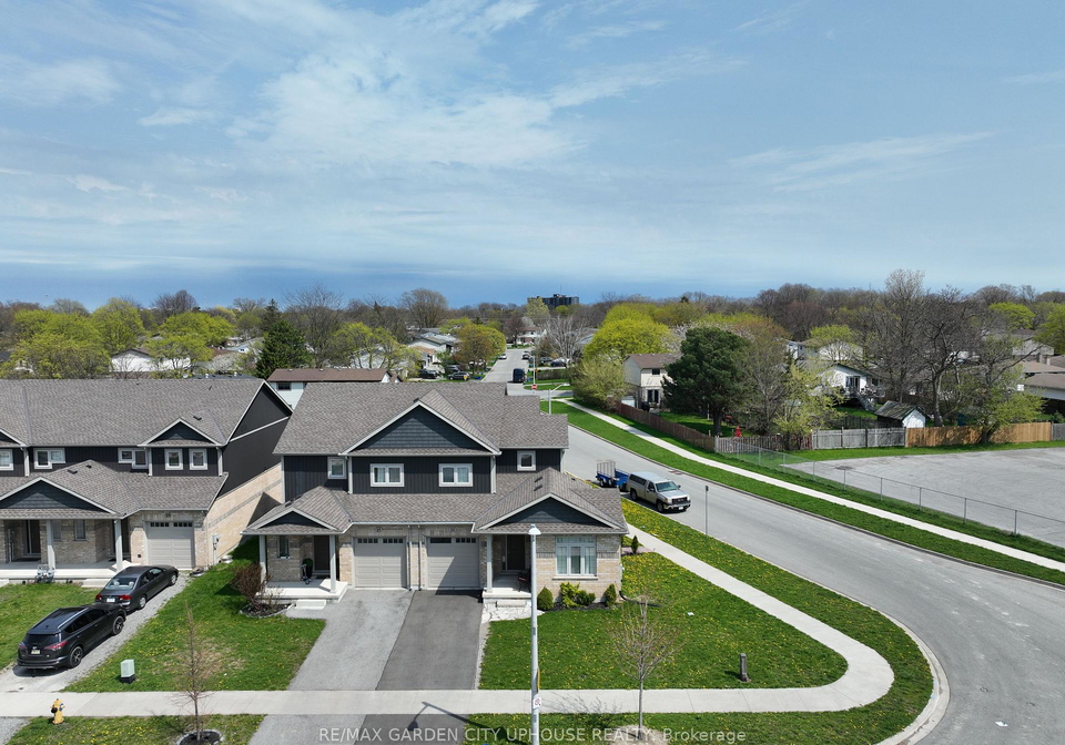 11-manhattan-court-st-catharines-ontario-x12882262