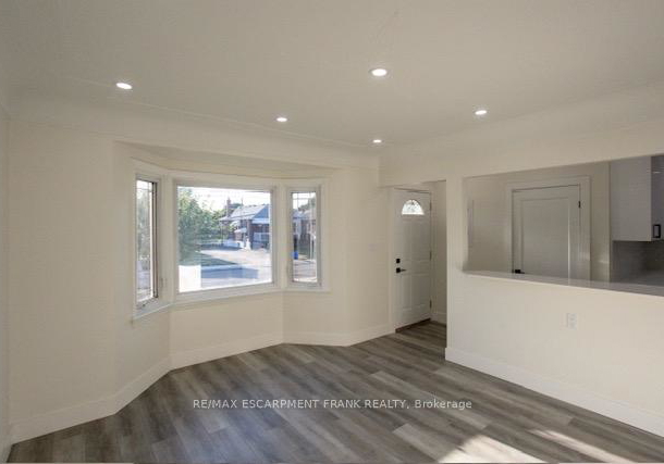 209-east-32nd-street-hamilton-ontario-x12882546