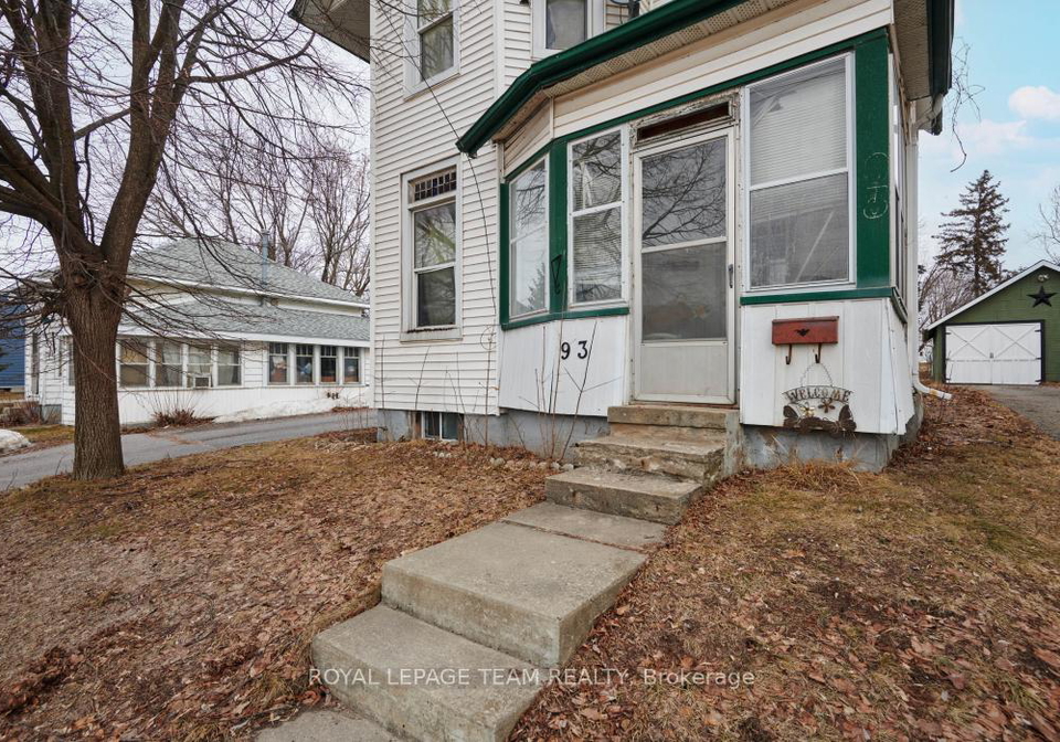 93-queen-street-smiths-falls-ontario-x12882808