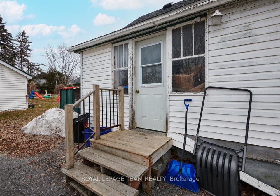 93-queen-street-smiths-falls-ontario-x12882808