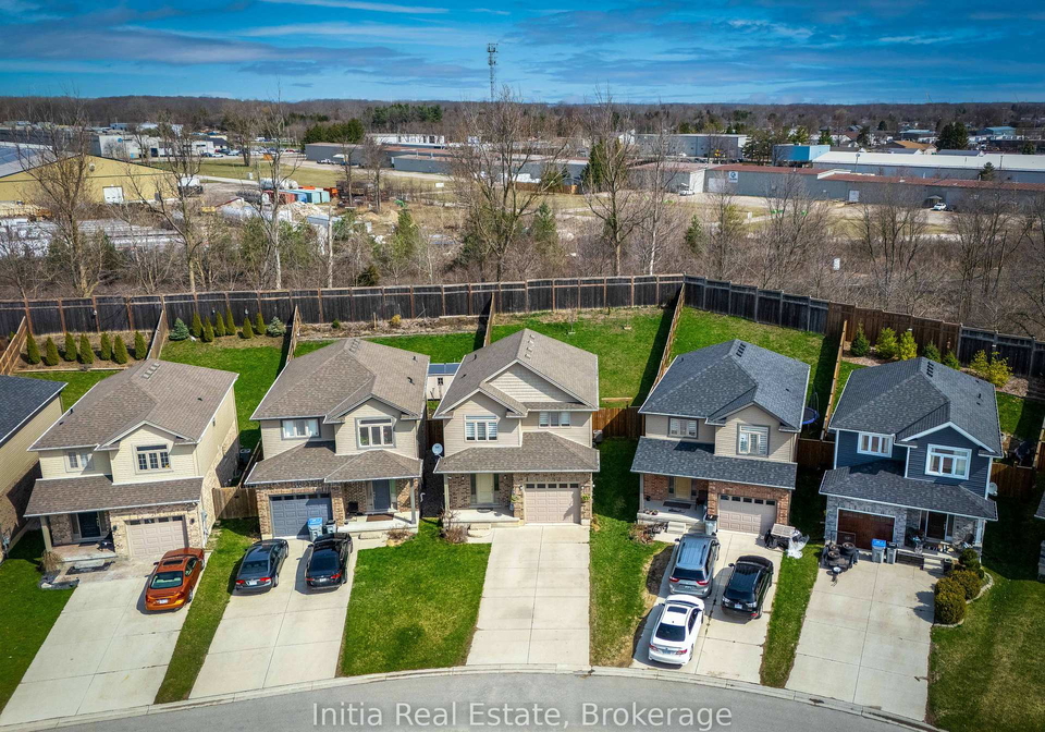 25-queensway-drive-strathroy-caradoc-ontario-x12883010
