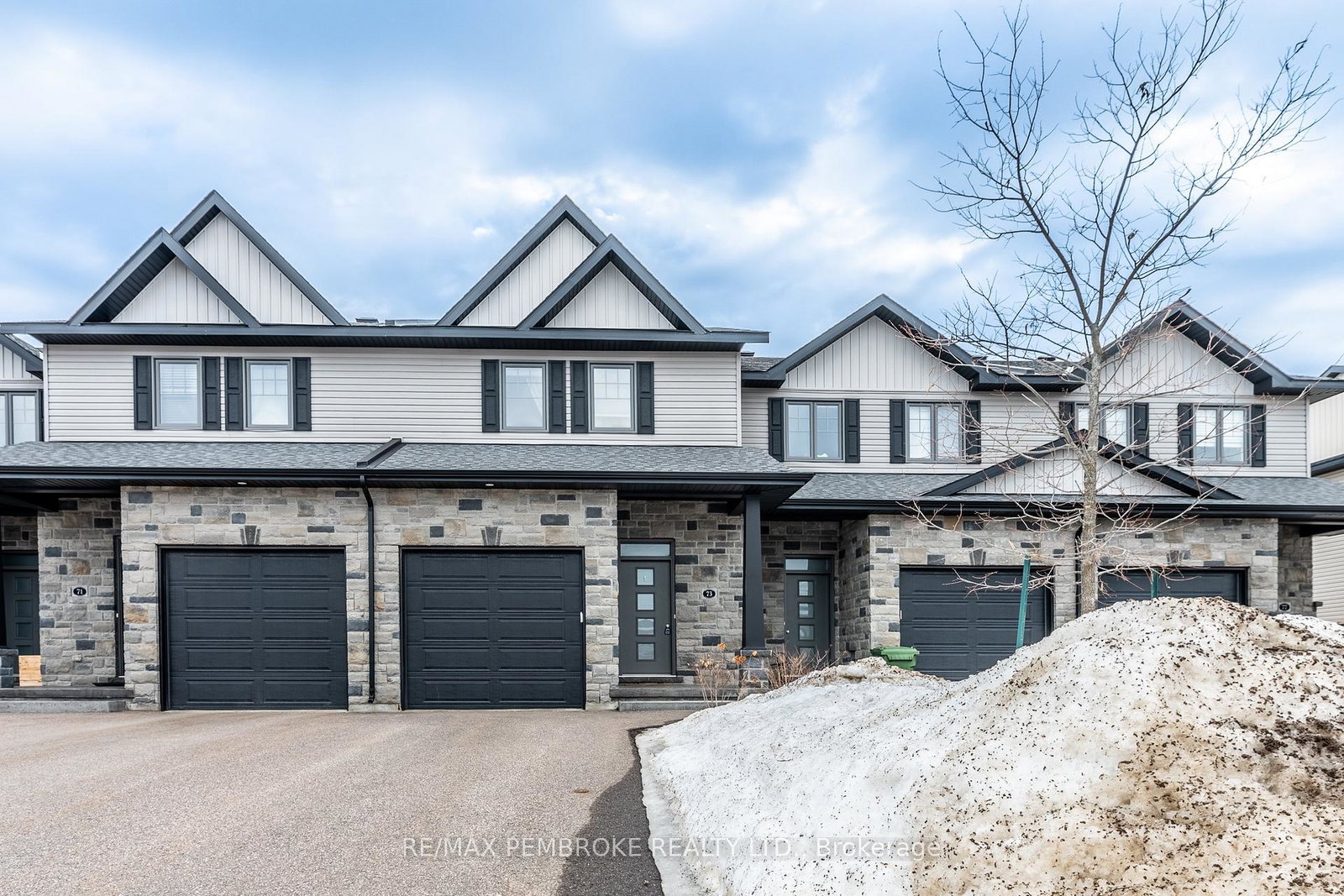 73-chad-street-petawawa-ontario-x12883200