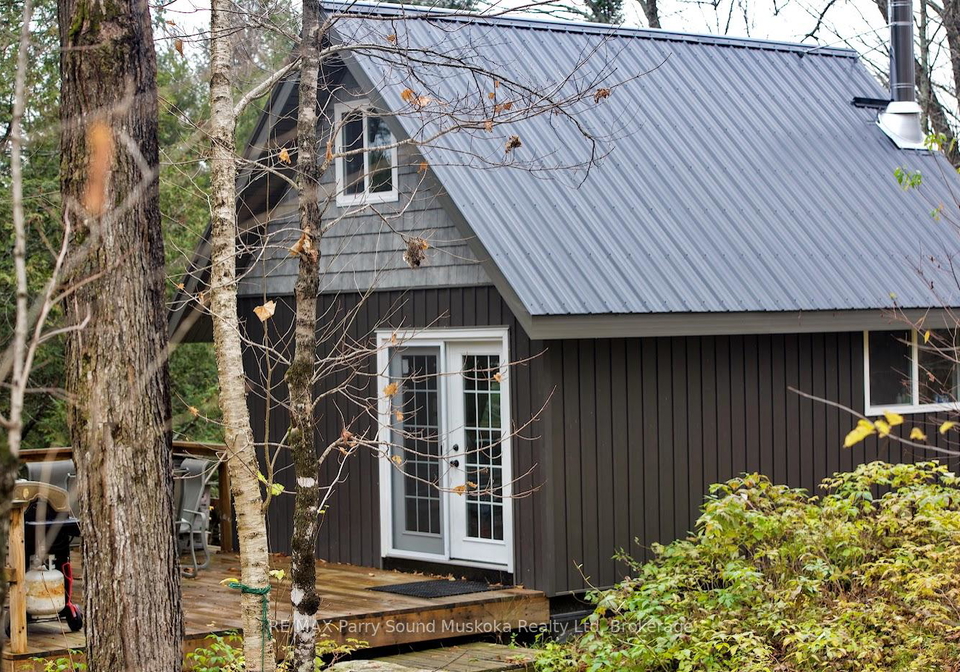 00-jacks-parry-sound-remote-area-ontario-x12883314