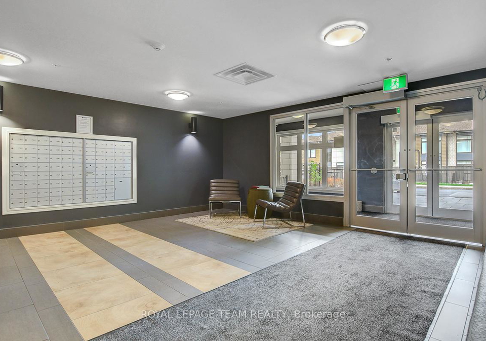 2785-baseline-road-ottawa-ontario-x12883802