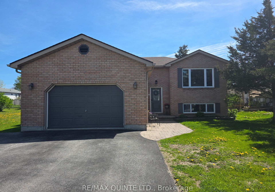 4-harbourview-crescent-prince-edward-county-ontario-x12883804