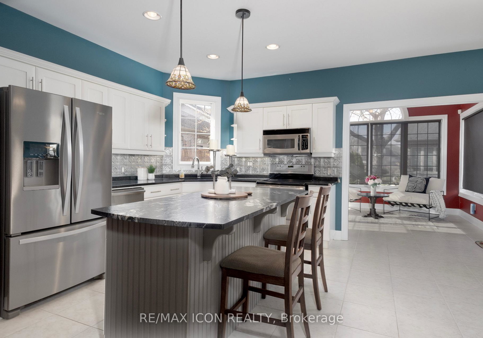 6756-st-andrews-circle-plympton-wyoming-ontario-x12883996