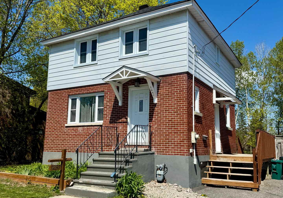 1297-kitchener-avenue-ottawa-ontario-x12884304