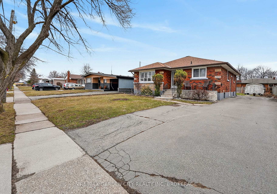 98-golden-boulevard-e-welland-ontario-x12885652