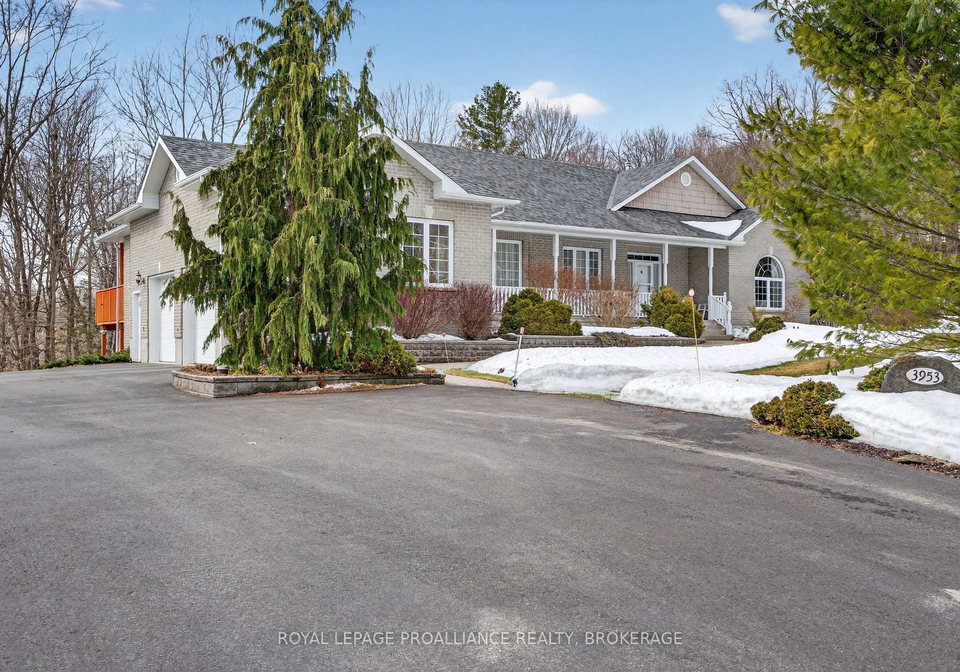 3953-middle-woodland-drive-south-frontenac-ontario-x12885932
