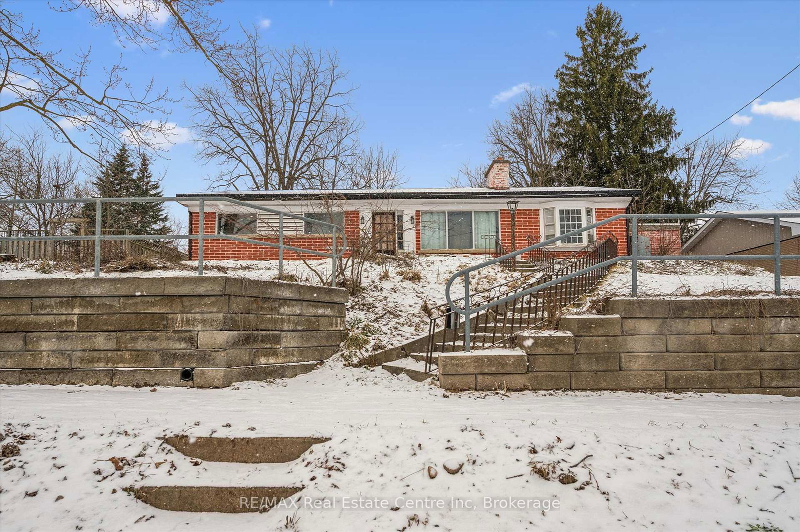 289-st-patrick-street-e-centre-wellington-ontario-x12886116