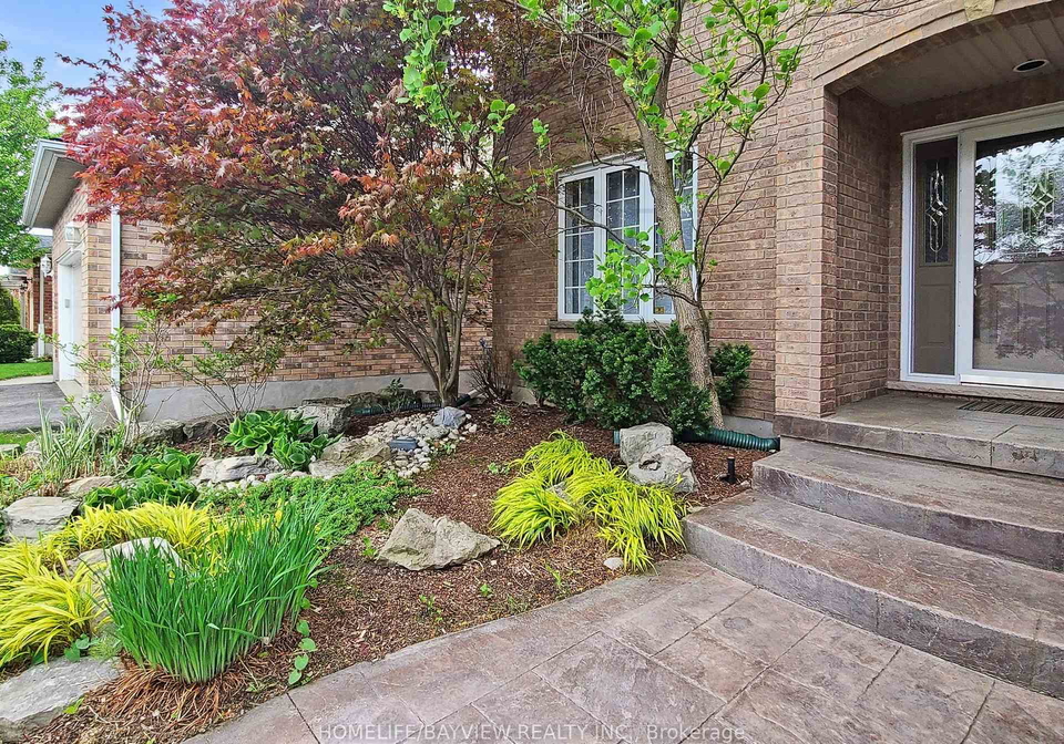 574-sandbanks-crescent-waterloo-ontario-x12886846