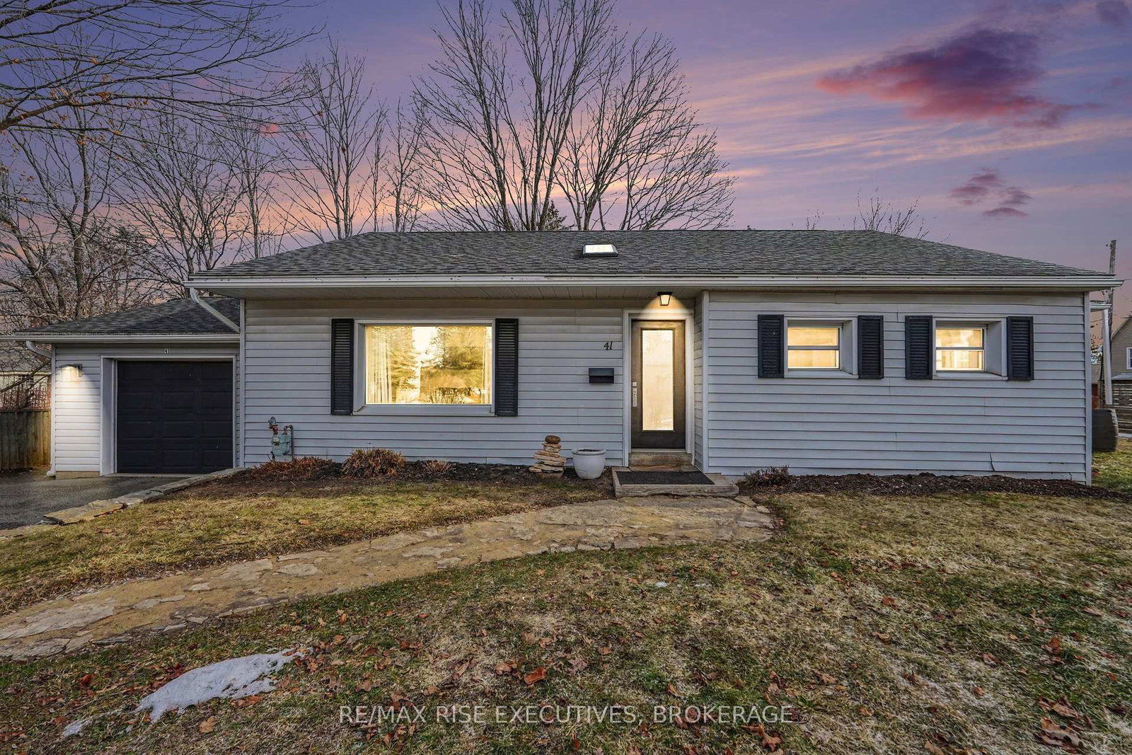 41-wilson-street-e-perth-ontario-x12887320