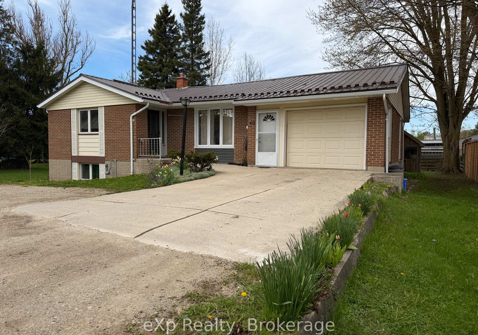 60-main-street-e-mapleton-ontario-x12887390