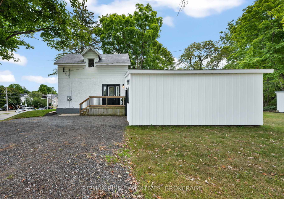 425-king-street-w-gananoque-ontario-x12887894