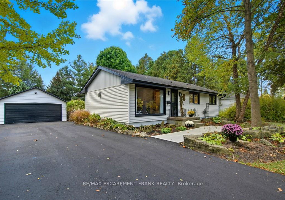 570-westview-avenue-hamilton-ontario-x12888068