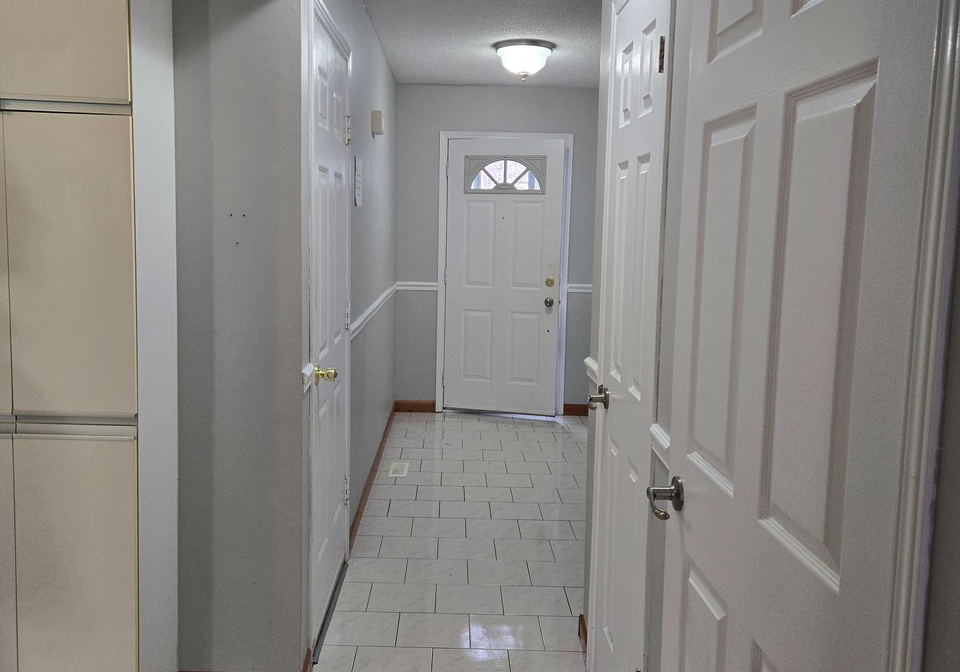 1-royalwood-court-hamilton-ontario-x12888270