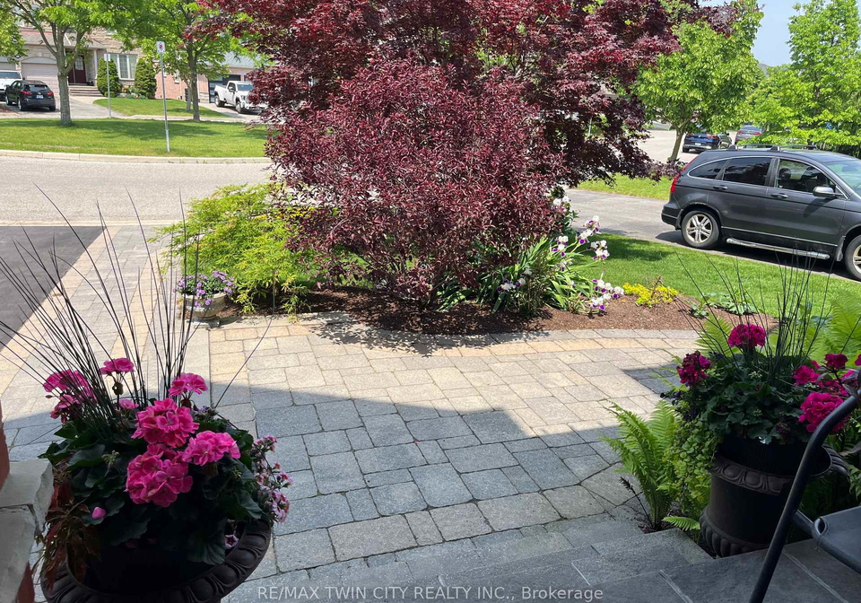 533-woodfield-court-kitchener-ontario-x12888608