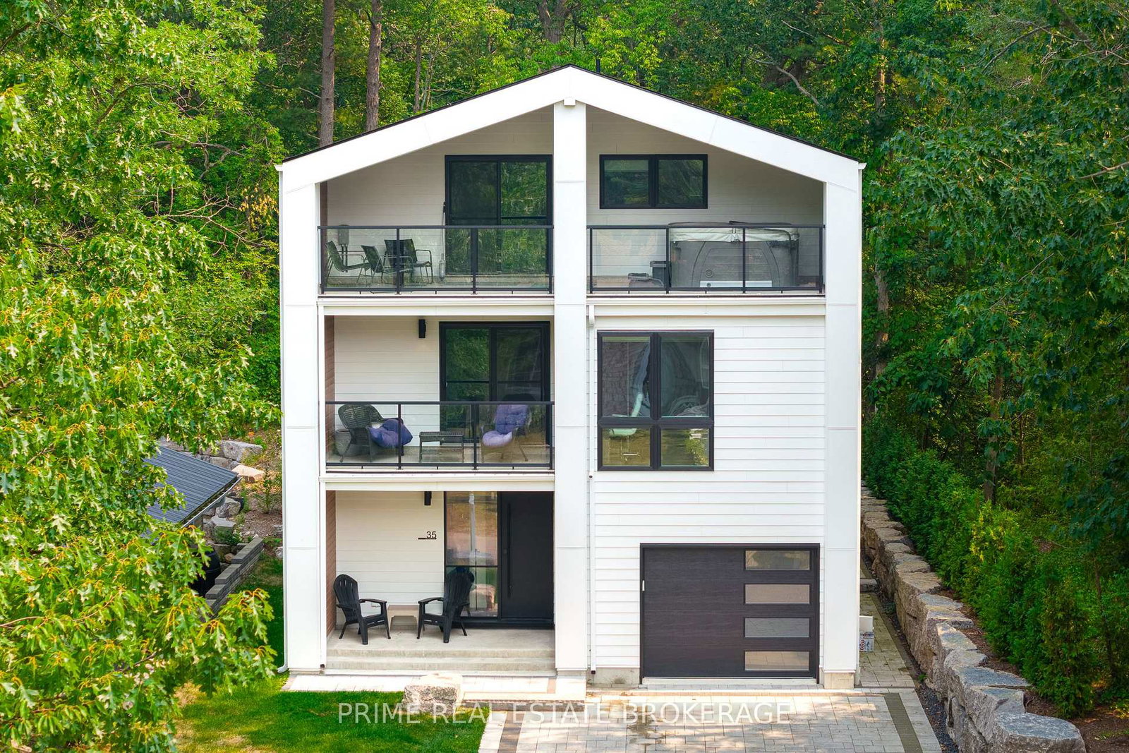 35-walker-street-lambton-shores-ontario-x12889114