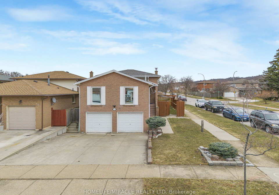 2-envoy-boulevard-hamilton-ontario-x12889392