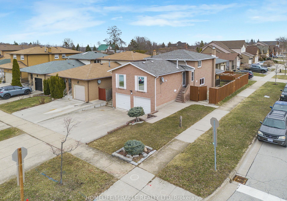 2-envoy-boulevard-hamilton-ontario-x12889392