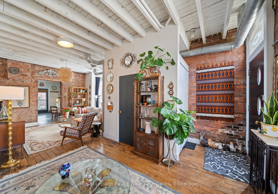 215-ferguson-avenue-s-hamilton-ontario-x12891476