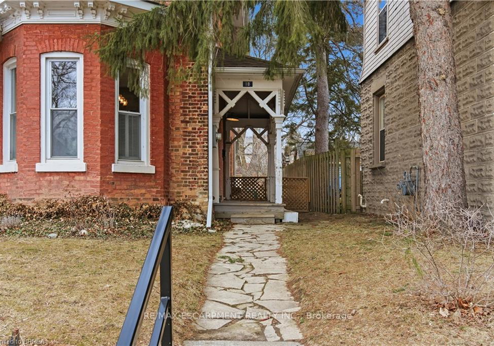 18-charlotte-street-brant-ontario-x12891846
