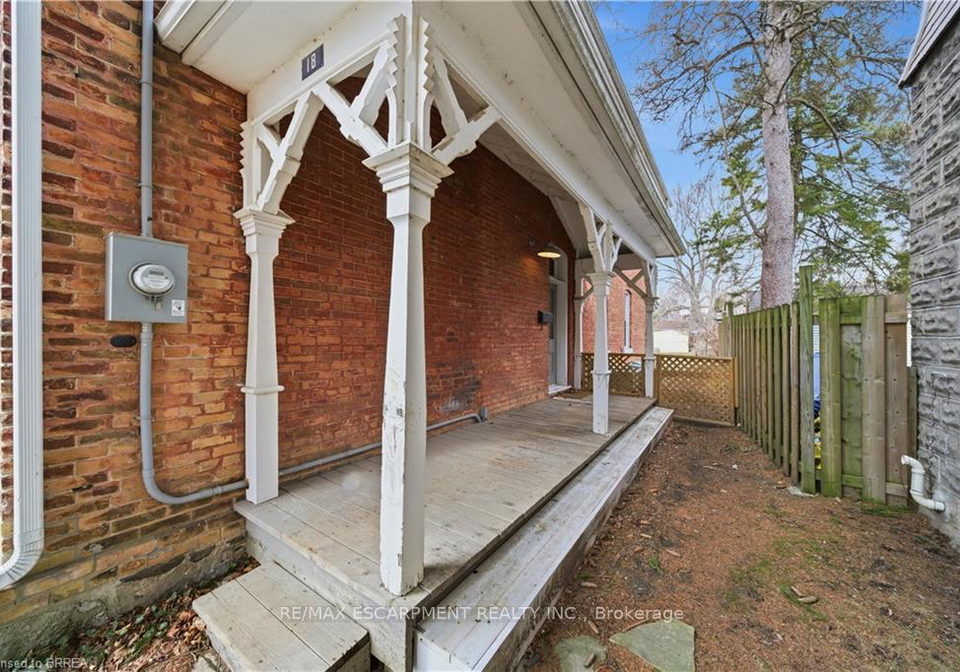 18-charlotte-street-brant-ontario-x12891846