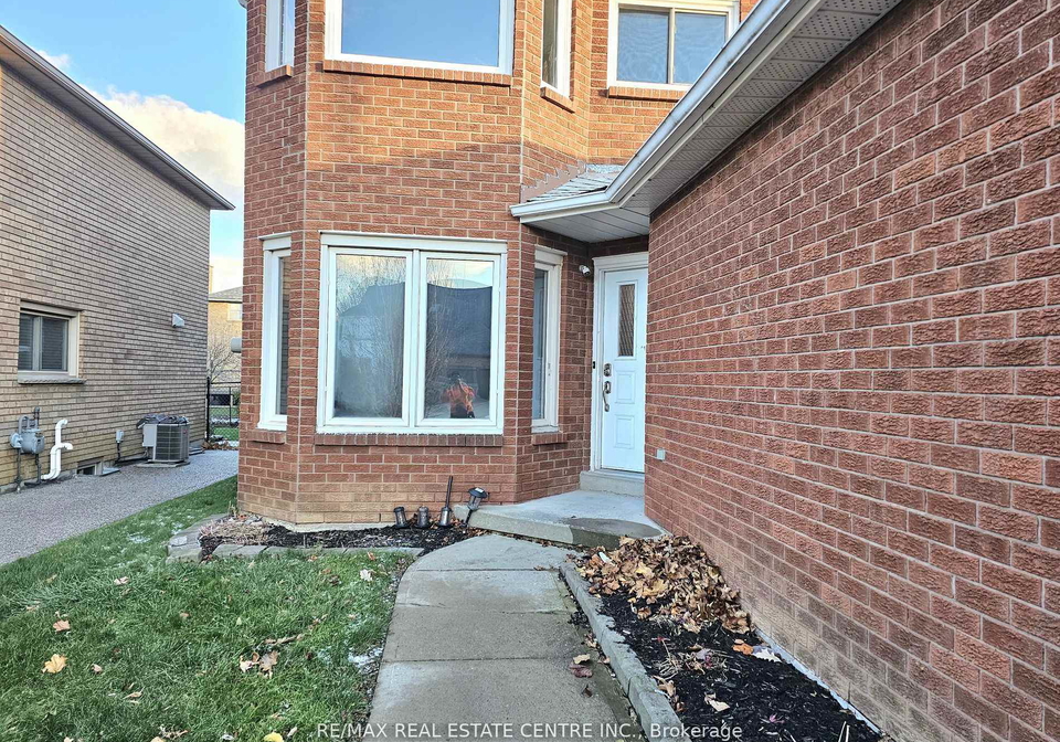 486-dicenzo-drive-hamilton-ontario-x12892198