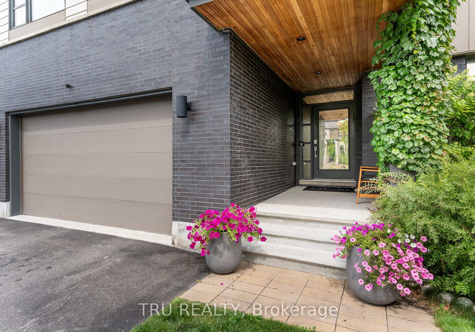 250-sunnyridge-crescent-kanata-ontario-x12892206