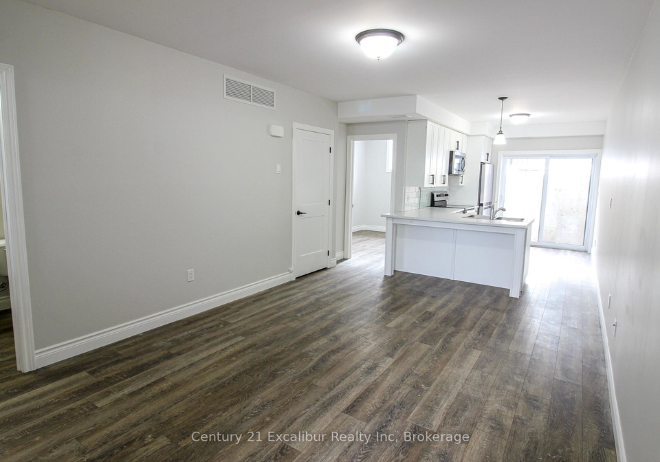 360-queen-street-e-centre-wellington-ontario-x12892372
