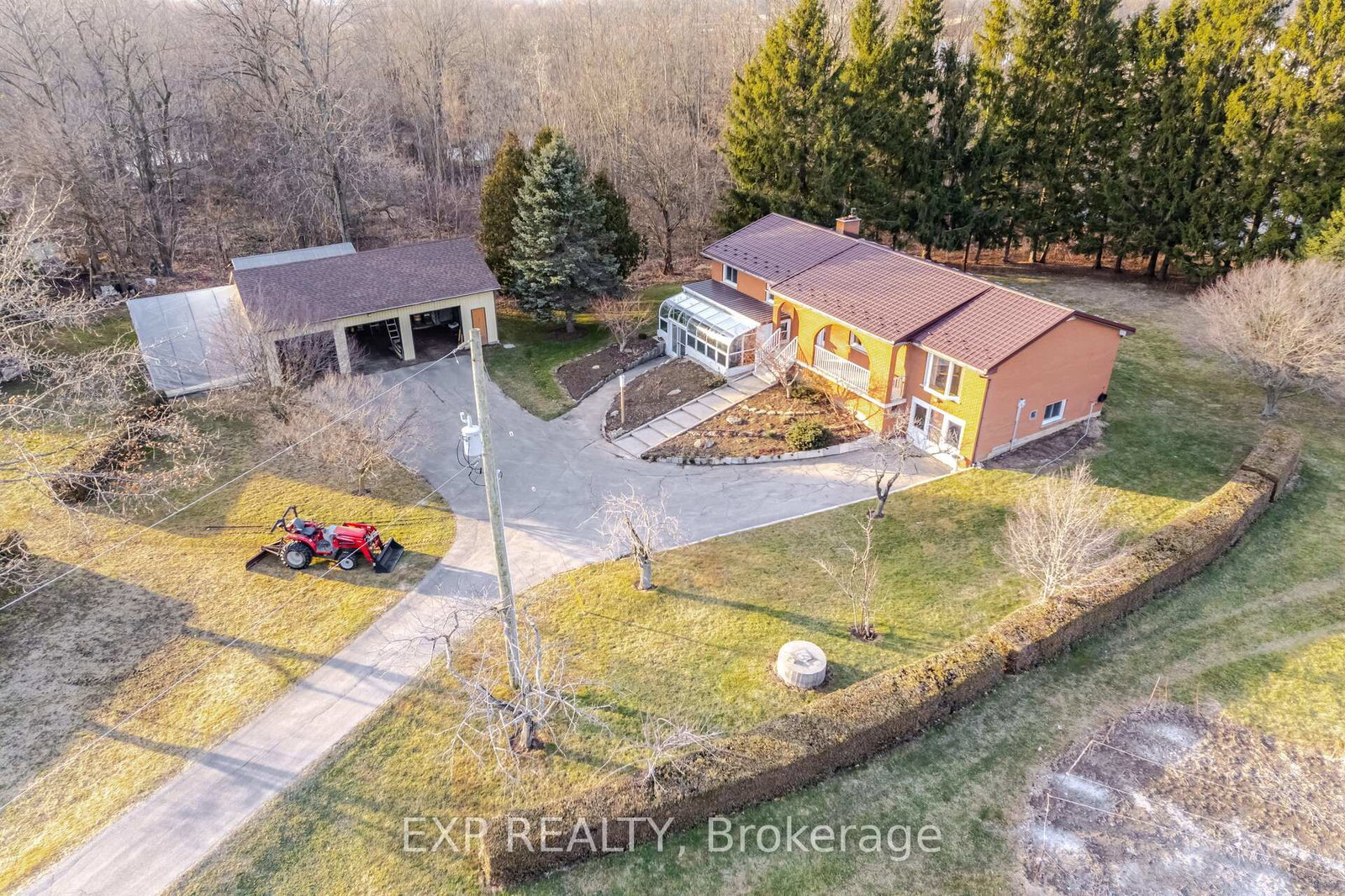 1243-5-highway-w-hamilton-ontario-x12894194